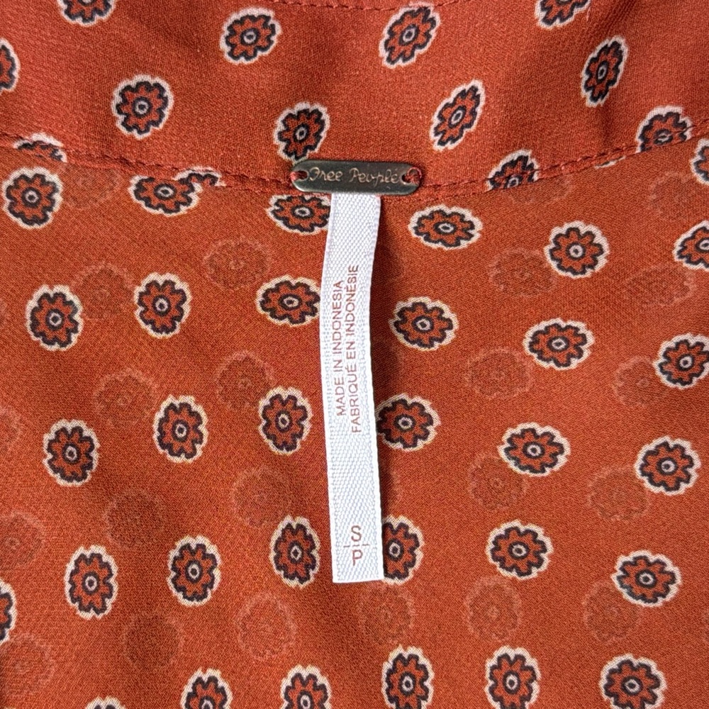Women's Rust Patterned Blouse - Picture 3 of 7